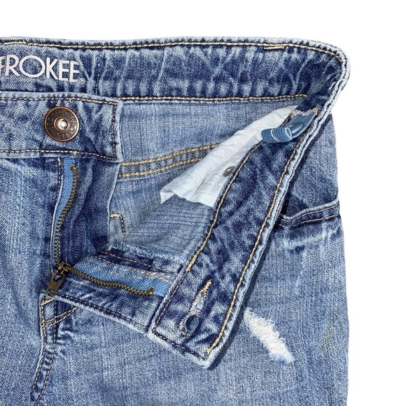 3/$15 Cherokee Girls Light Wash Blue Distressed Jeans Size 16 - Picture 4 of 6